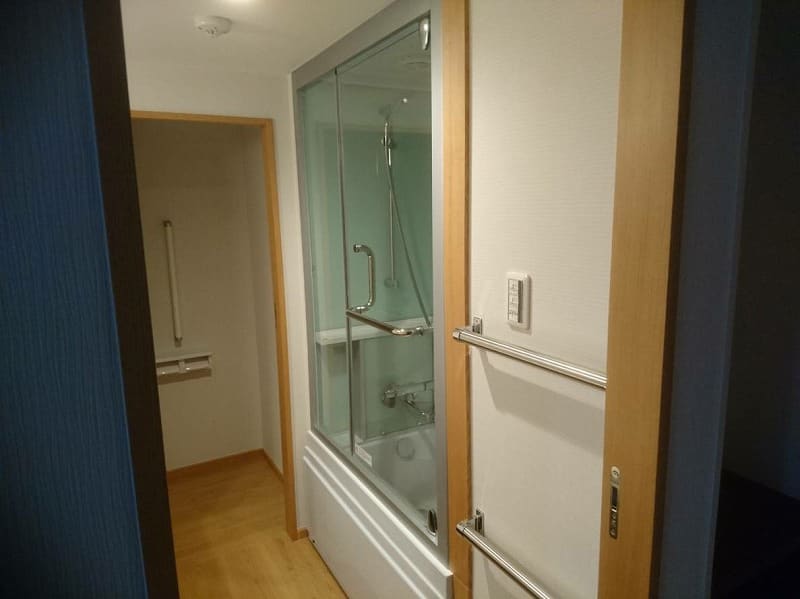 浴槽付きシャワーユニットMK-209Bの施工例　ホテルリフォームの例