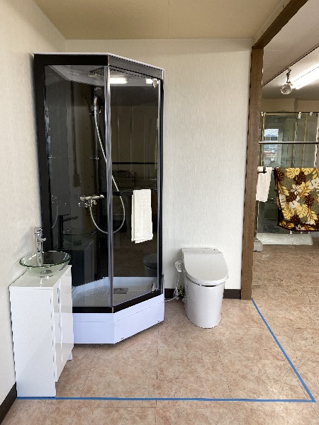 タンクレストイレ　シャワーユニット　小型洗面台　MKクリエーション